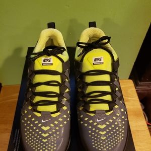 NIKE FINGERTRAP MAX
